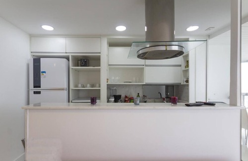 Barra da Tijuca Apartment | APT. WITH A BEAUTIFUL VIEW POSTO 5 BARRA DA TIJUCA