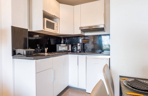 Villeneuve Loubet Beach Apartment | Apt With Balcony With Beach Vue