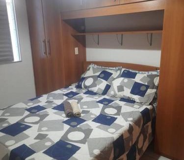 Portal da Santa Fe Apartment | Apto de fácil localização com ar condicionado!
