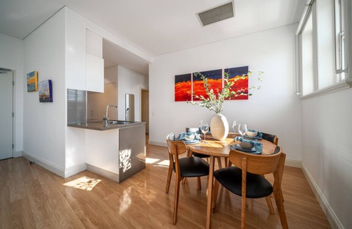 Henley Beach Apartment | Aqua by the Sea - 1BR, Beachfront, Pool & Gym