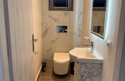 Roda Bed & Breakfast | Aqua Luxury Suites Roda
