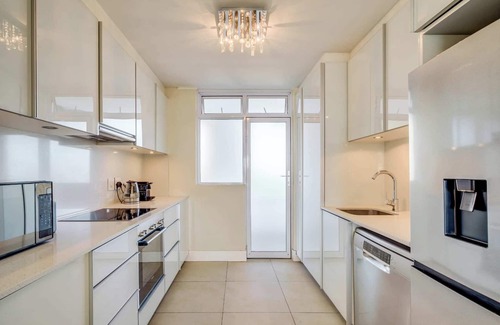 Mouille Point Apartment | Aqua Views at the Waterclub in Cape Town