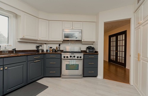 Bayfield Cottage | Aqua Vista Cottage - 10-acre retreat with 1,000 feet of private beachfront