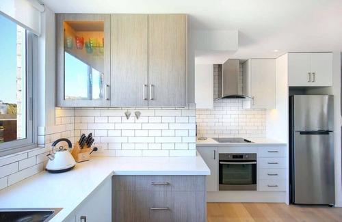 Bondi Beach Apartment | Aqua Vista Getaway - Walk to Bondi Beach