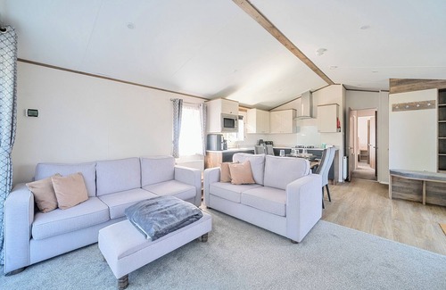 Great Billing Cottage | AQUADROME ABODE - BILLING AQUADROME in Billing Aquadrome Holiday Park