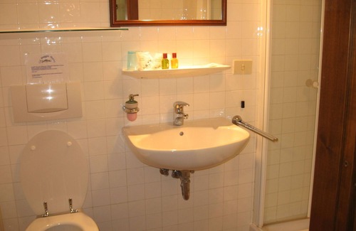Acqualagna Other | AQUALAGNA TARTUFI ROOMS POOL LOCANDA