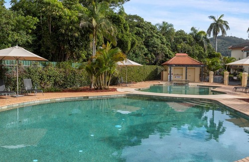 Sapphire Beach Apartment | Aqualuna Beach Resort - Unit 47