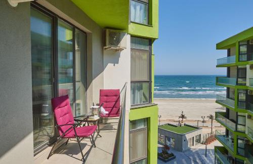 Mamaia-Sat Apartment | Aquamarin 2BD apt Spa n Pools Beach resort