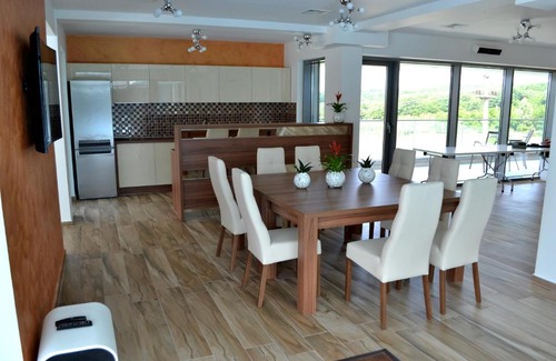 Cehu Silvaniei House | Aquangar