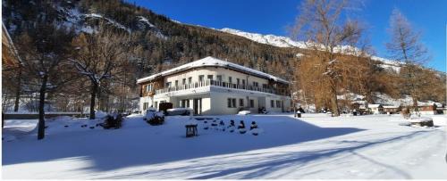 Saas Grund Ski Chalet | Aquarell Apartments