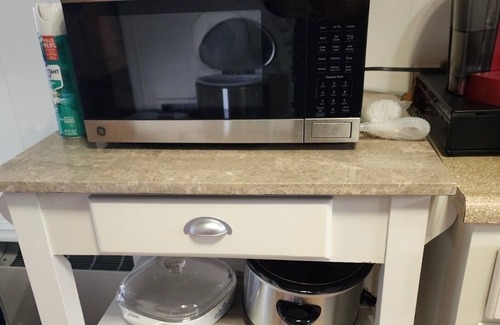 Harrodsburg House | Arabia Brown House - monthly rental, pet friendly.