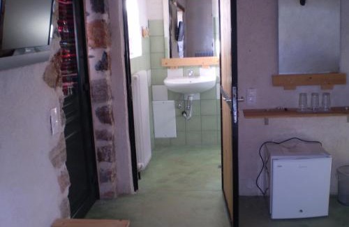 Vamvakou Hotel | Arachovitika Kalivia