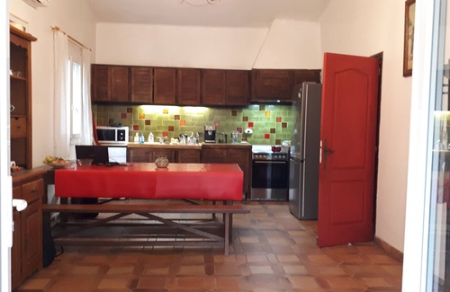Molini Villa | Arbutus trees. Top of house with garden. 500 meters from the beach.