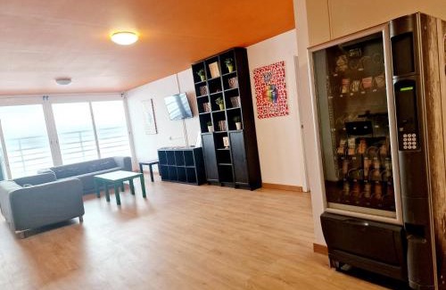 El Parc i la Llacuna del Poblenou Hostel | Arc House Barcelona