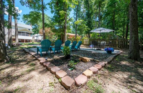 Kernersville Apartment | Arcade, Ping Pong, Hot Tub, Gas Grill, & King Bed