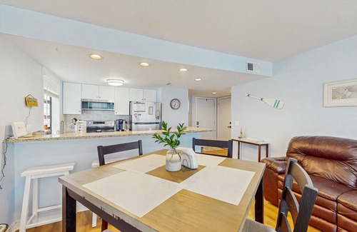 Myrtle Beach Condo | Arcadian Dunes condo with pool, hot tub, game room & W/D