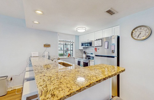 Myrtle Beach Condo | Arcadian Dunes condo with pool, hot tub, game room & W/D