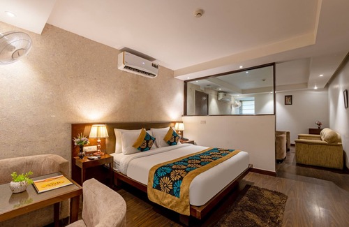 South West Hotel | Arch Plaza - Near Yashobhoomi Convention Centre Dwarka