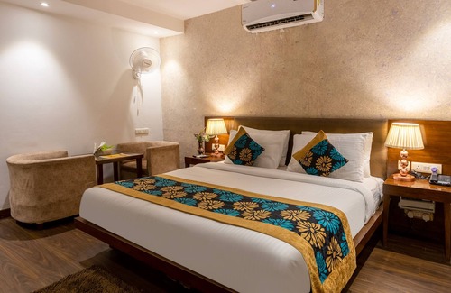 South West Hotel | Arch Plaza - Near Yashobhoomi Convention Centre Dwarka