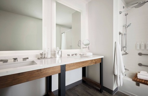 Burlington Hotel | Archer Hotel Boston/Burlington