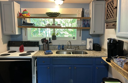 Manning House | Archie's Lake Daze Cottage
