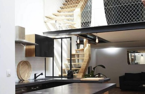 Opera Apartment | ARCHITECT-DESIGNED LOFT ON THE OLD PORT