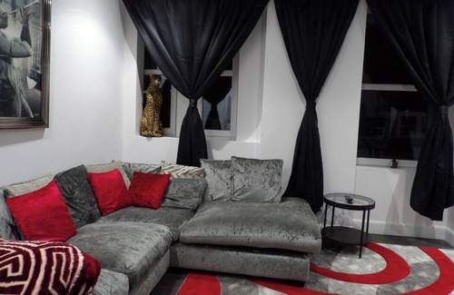 Newington Apartment | Architect Designed Meadows Central Apartment