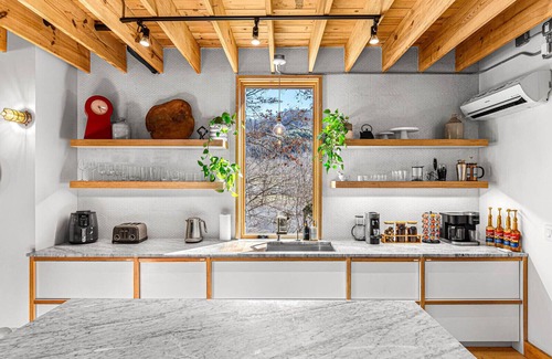 Mars Hill Cabin | Architect-designed Nordic Cabin:Sauna, Hot Tub, FirePit, GameRoom, Swings