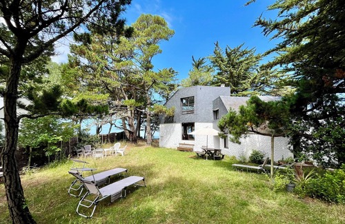 Mesquer Villa | Architect's house in front of the ocean, right on the beach.