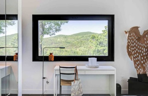 Bolton-Est Cabin | Architectural Gem in the Eastern Townshipsnn