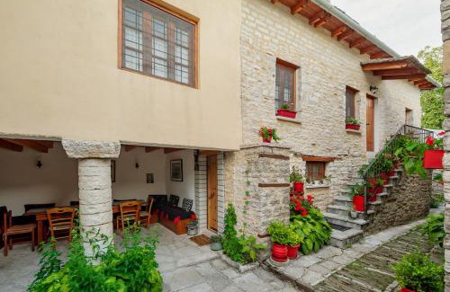 Monodendri Apartment | Archontiko Rapti Stone Traditional House