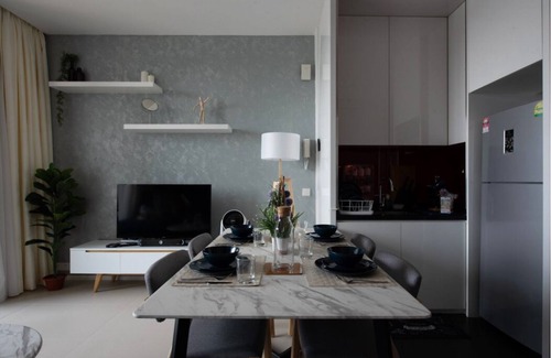 Mont Kiara Apartment | Arcoris Mont Kiara/163Mall 4Pax 1Bedroom/Balcony