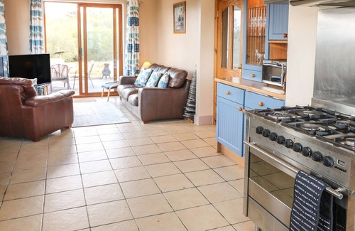 Glenties Cottage | ARD NA GRÉINE, family friendly in Glenties, County Donegal