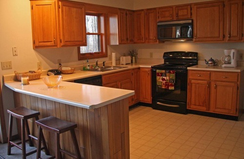 Old Timberline House | Ardmorar - 785 Ridge Road Ardmorar - Secluded Wooded Lot, Hot Tub, Lake Access
