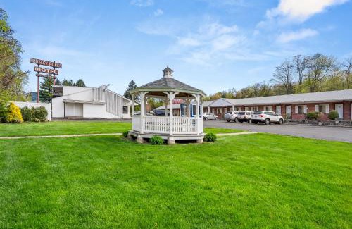 Ardsley Hotel | Ardsley Acres Hotel Court