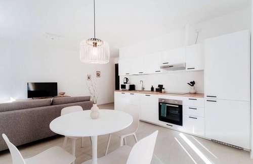 Como Apartment | Argegno: Elegant three-room apartment with balcony near the centre of Como
