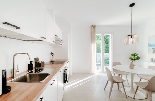 Como Apartment | Argegno: Elegant three-room apartment with balcony near the centre of Como