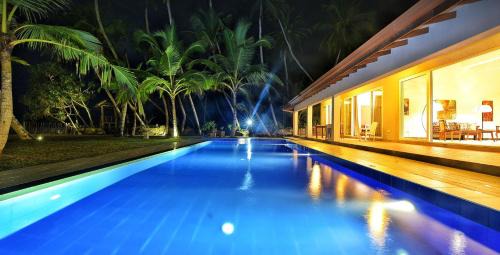 Kahandamodara House | Arhimser Villa-superb 4 bedroom beachfront for 8 in Ranna, Tangalle, HB, pool, free pick up for entire villa 7 night stays arriving together, serviced, taxes included
