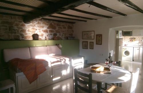 Kavalleraina House | "Aristidis Stone House"