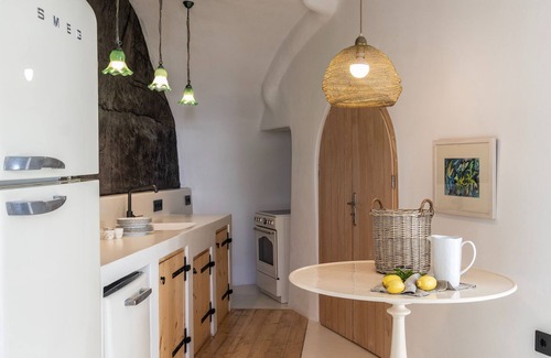Megalochori Villa | Arithera Villa in Santorini