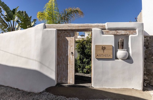 Megalochori Villa | Arithera Villa in Santorini