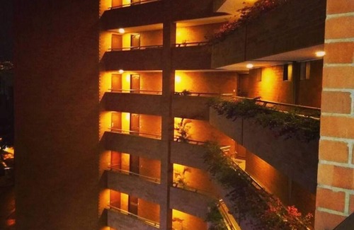 La Aguacatala Apartment | Arkadia Mall-Rodeo-Breakfast-Daily-Cleaning-56m2-TW