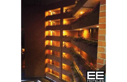 La Aguacatala Apartment | ArkadiaMall-Rodeo-Breakfast-Daily-Cleaning-56m2-DLX