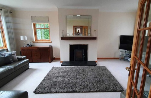 Spean Bridge House | Arkaig Lodge - a modern, tastefully furnished property in a stunning location.