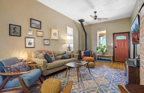 Florence House | Arkansas Avenue Downtown Florence Dog-Friendly