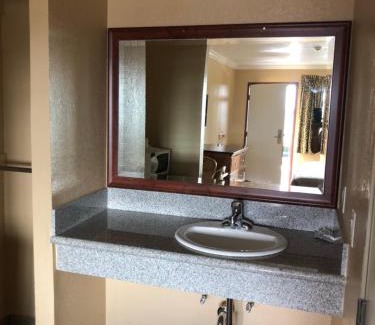Riverside Hotel | Arlington Inn