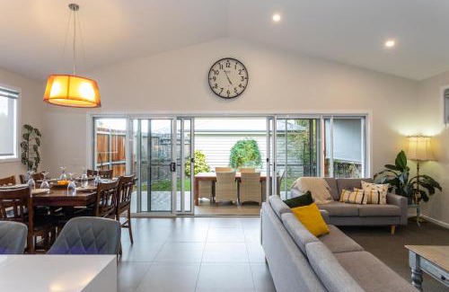 Armidale House | Armidale Cottage on Barney - House 1