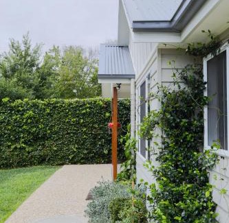 Armidale Bed & Breakfast | Armidale Cottage on Barney - House 2