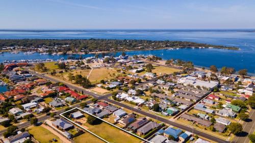 Paynesville House | Armstrong Cottage
