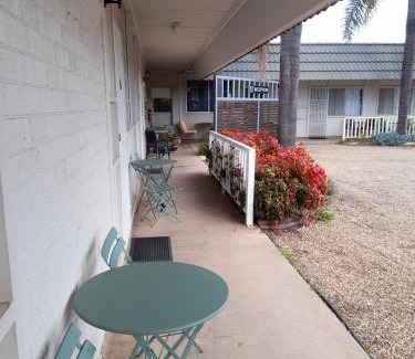 Temora Hotel | Aromet Motor Inn